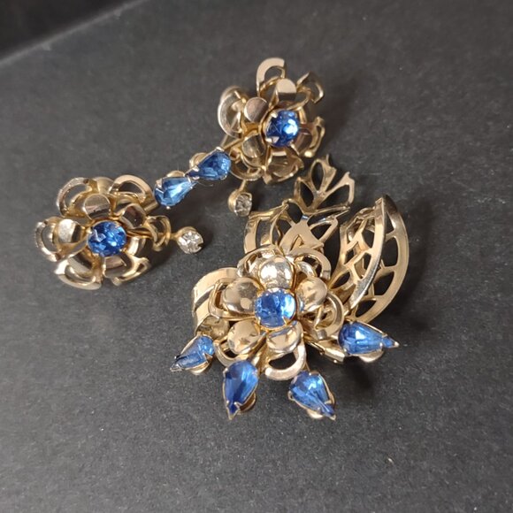 Vintage Blue Rhinestone Flower Brooch And Screw Back Earring Set - Picture 14 of 15